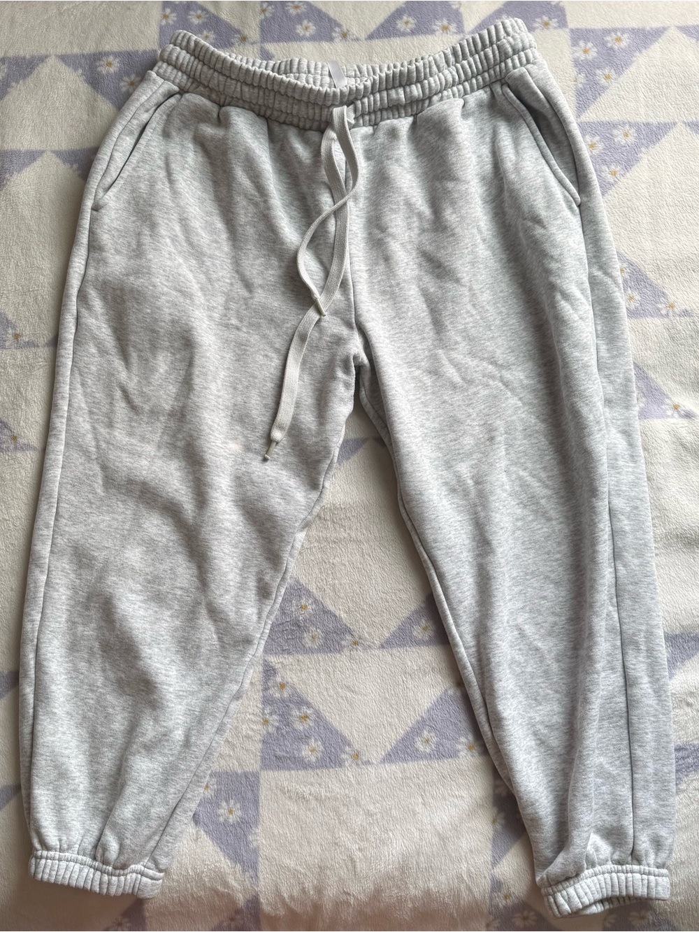 Fabletics Light Grey Women’s Jogger Sweatpants